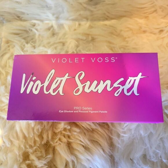 Violet Voss violet sunset pro series 💜 eye shadow and pressed pigment palette - Picture 2 of 3